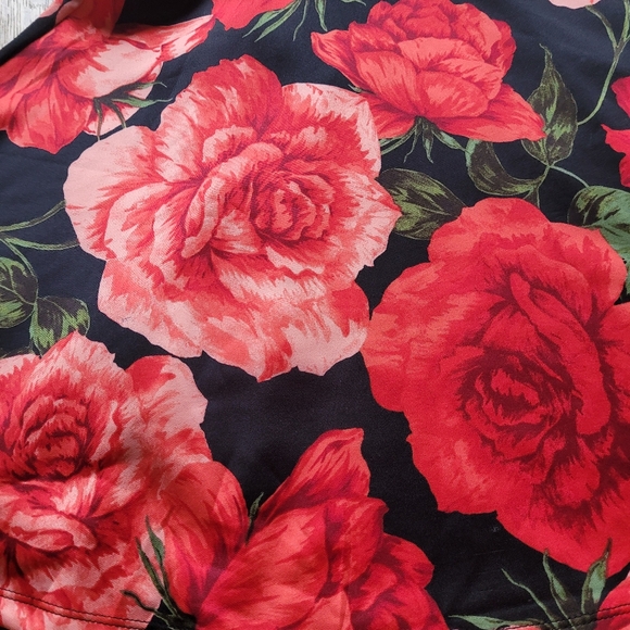 Halter Top Floral Rose Dress 🌹 - Picture 4 of 11